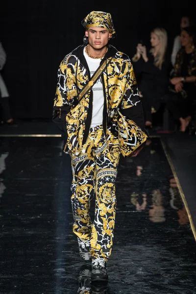 Look 8